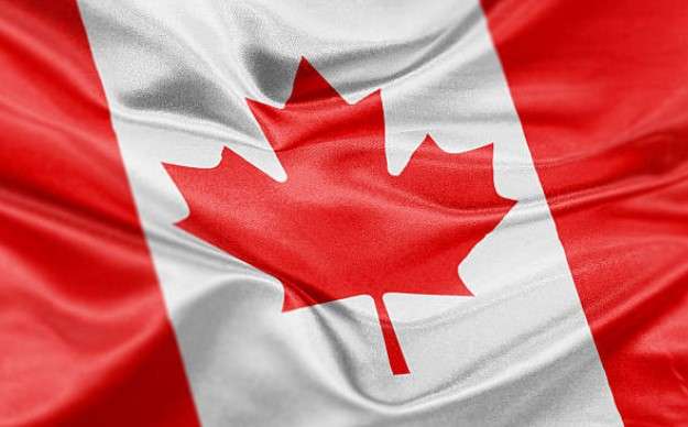 المضاربون على انخفاض زوج دولار / دولار كندي يحاولون السيطرة مع انزلاق الدولار الأمريكي